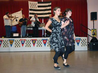Danseuses au fest noz